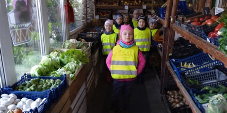 Powiększ grafikę: Przedszkolaki w sklepie