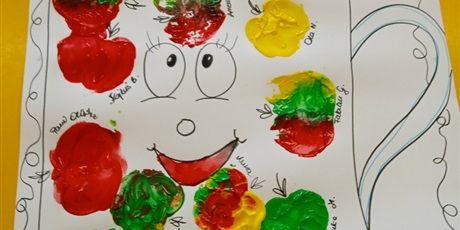 Powiększ grafikę: Praca plastyczna "Motylków" Kubek z owocami"