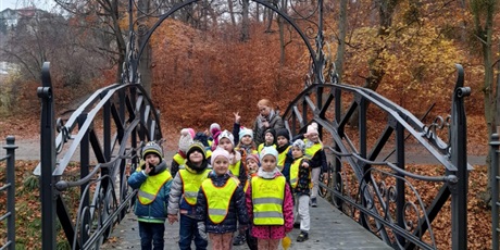 Powiększ grafikę: na moscie nad kanałm oruńskim