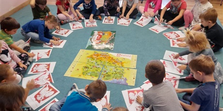 Powiększ grafikę: prca całej grupy - godło