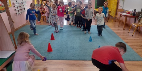 Powiększ grafikę: wyścigi rzędów