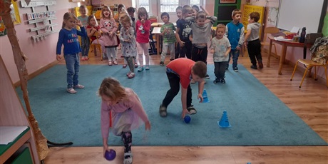 Powiększ grafikę: wyścigi rzędów