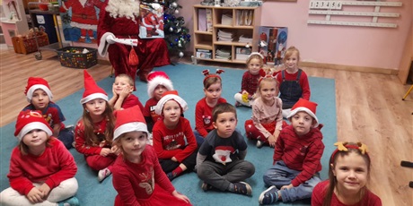 Powiększ grafikę: Wspólne zdjęcie ze Św. Mikołajem