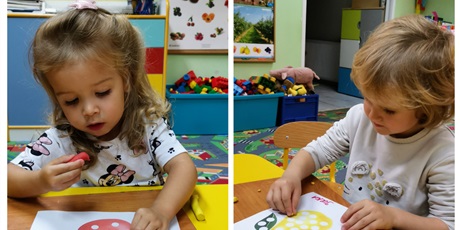 Powiększ grafikę: dzieci wyklejają plasteliną owoce