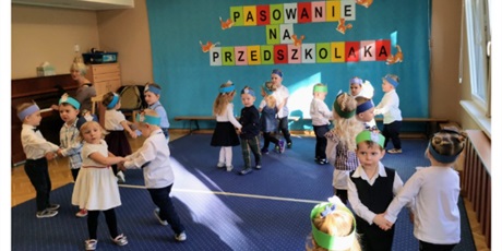 Powiększ grafikę: Pasowanie na Przedszkolaka, występ artystyczny