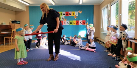 Powiększ grafikę: Żywia jest pasowana na przedszkolaka