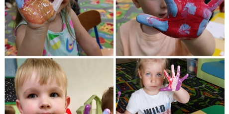Powiększ grafikę: Kuba, Szymon, Idalka i misia malują kmolorowymi farbami dłonie, które odbiją na laurce dla mamy